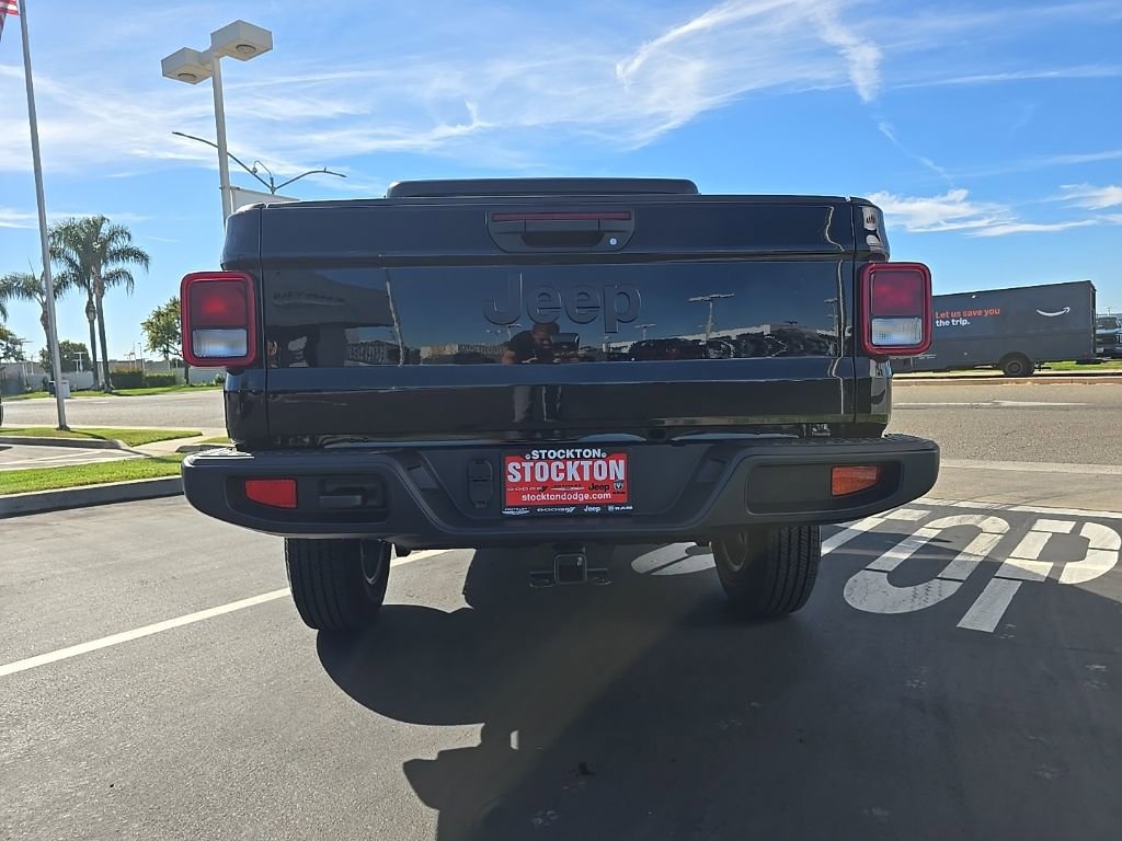 New 2025 Jeep Gladiator Sport image 11