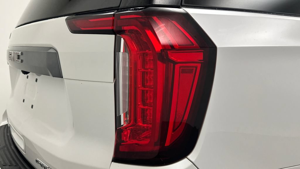 Used 2022 GMC Yukon XL AT4 AWD/4WD image 24