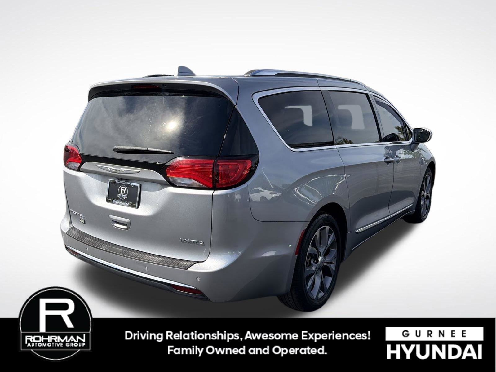 Used 2020 Chrysler Pacifica Limited FWD image 9