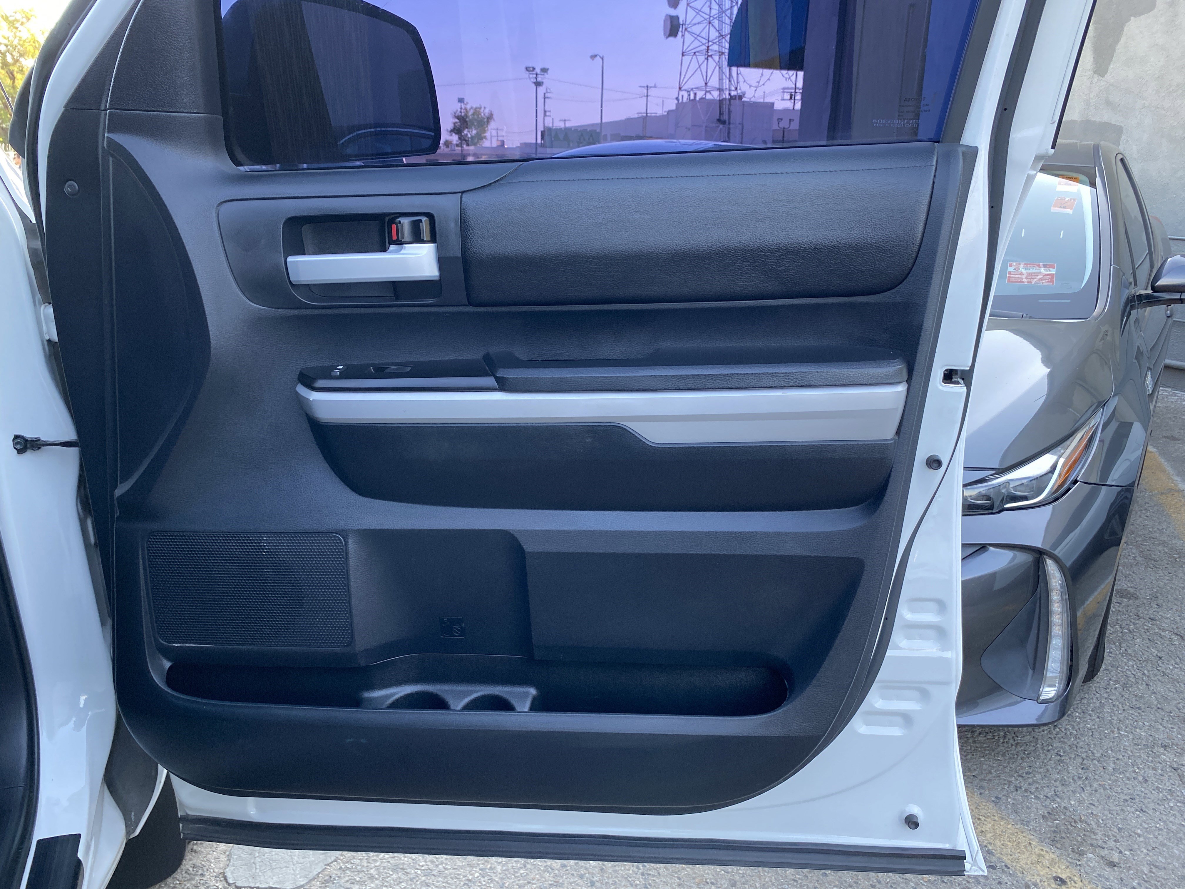 Used 2018 Toyota Tundra SR5 w/ SR5 Upgrade Package image 21