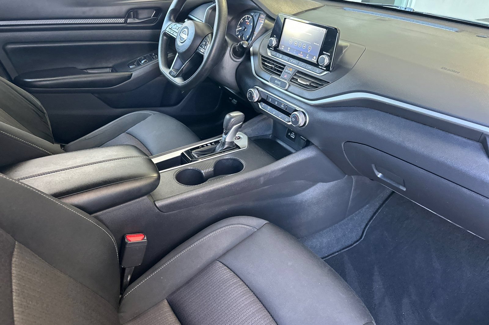 Used 2024 Nissan Altima 2.5 S FWD image 15