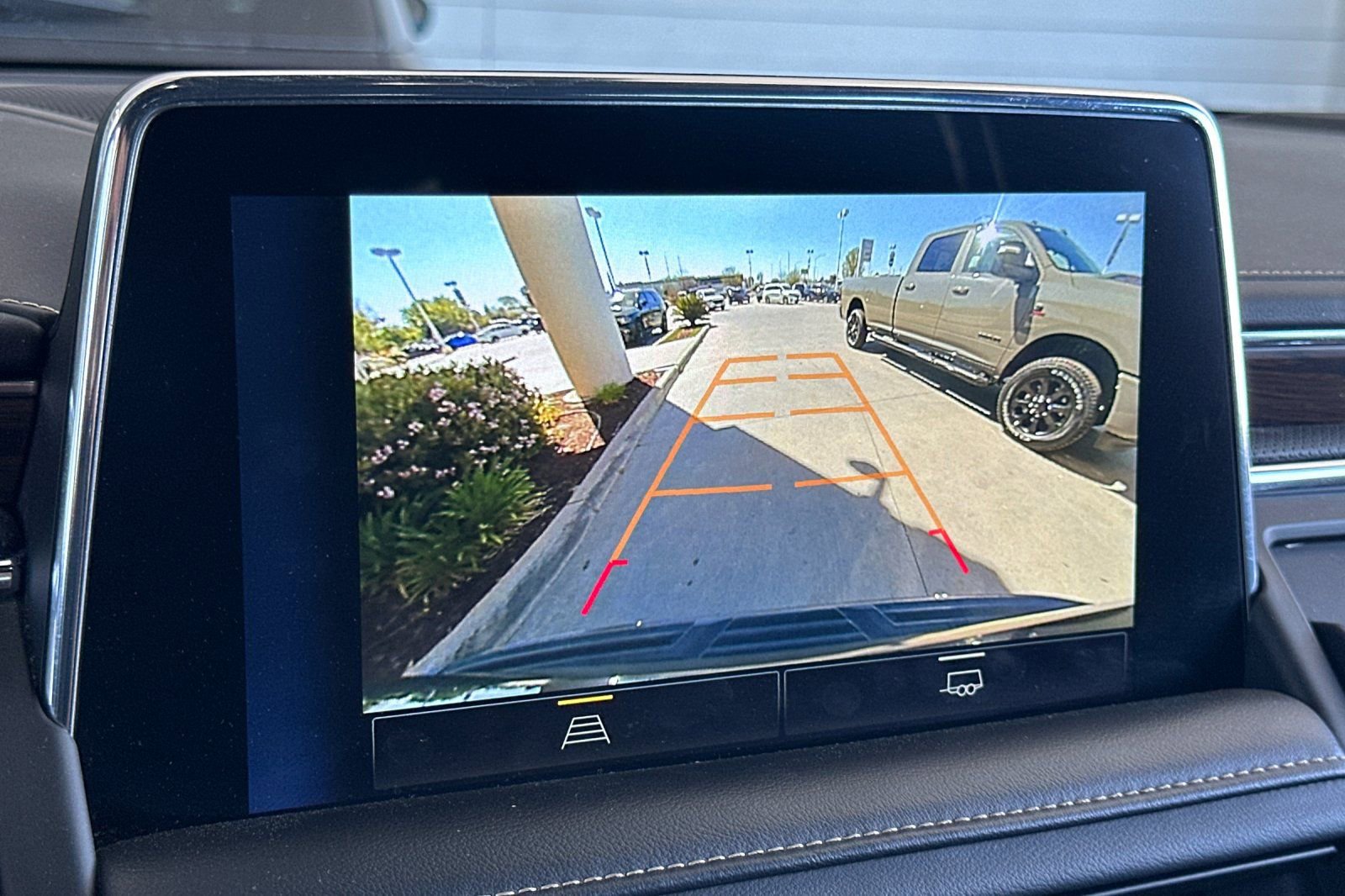 Used 2023 Chevrolet Suburban Premier image 20