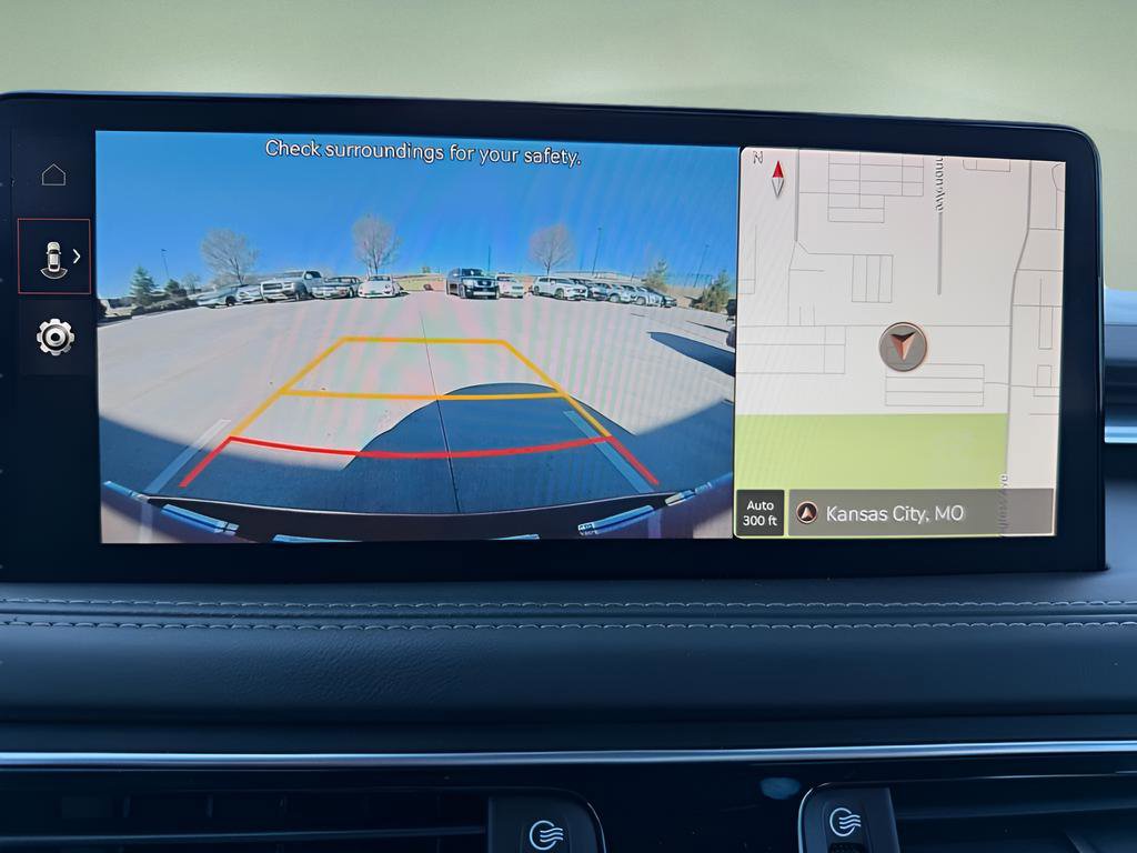 Used 2023 Genesis G70 2.0T image 21