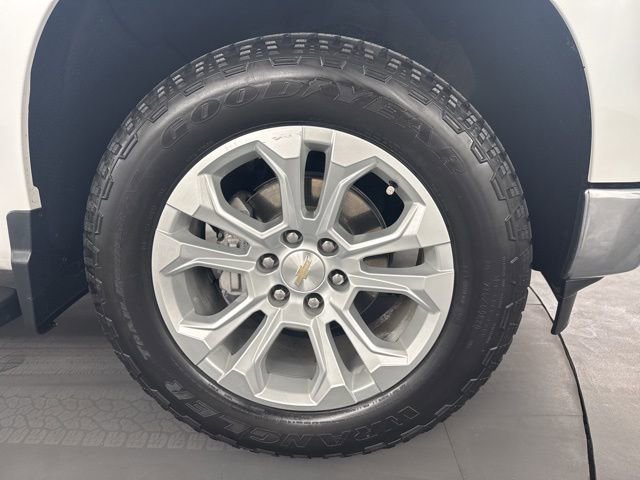 Used 2024 Chevrolet Silverado 1500 LTZ image 11