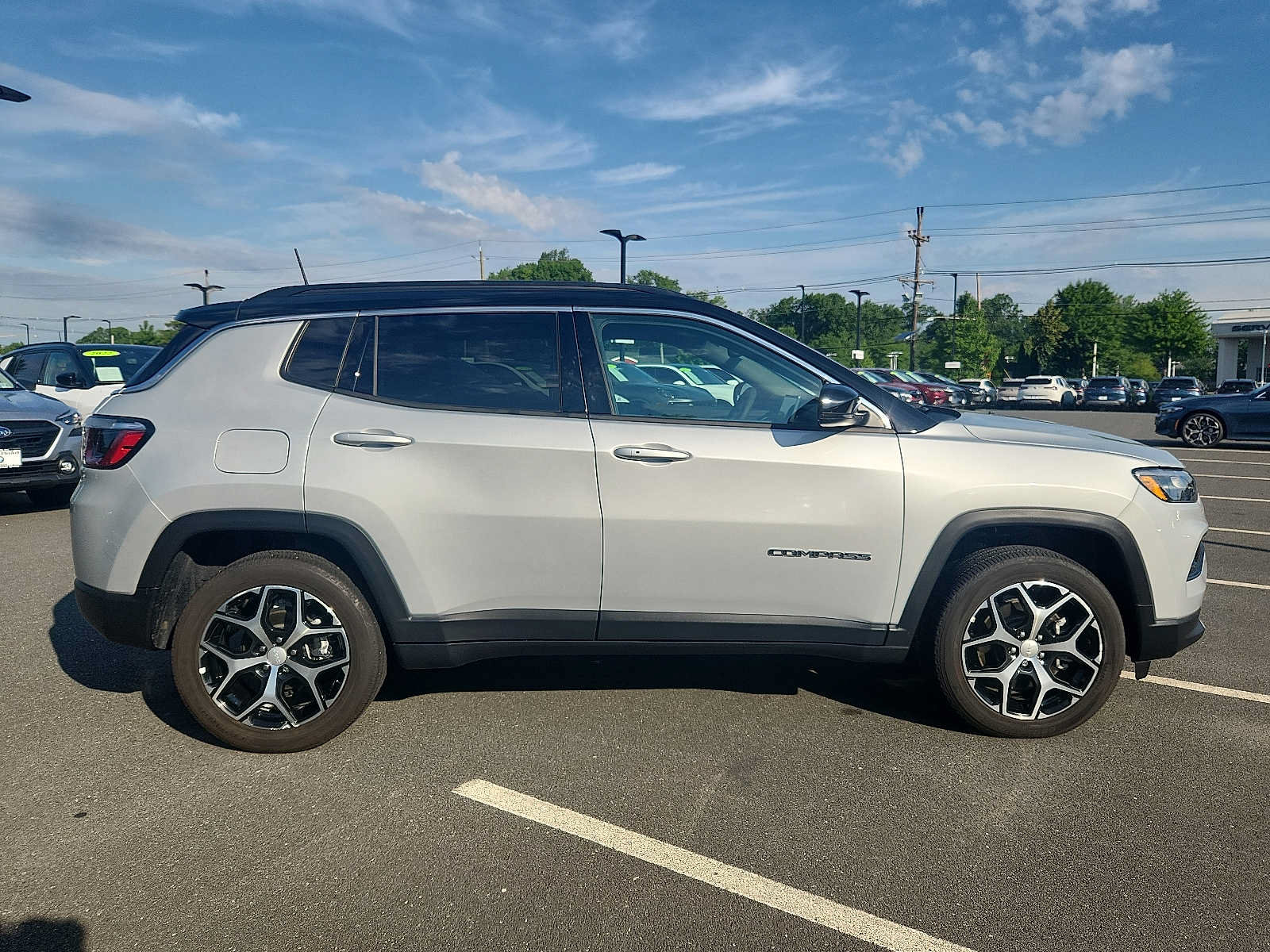 Used 2024 Jeep Compass Limited AWD/4WD image 7