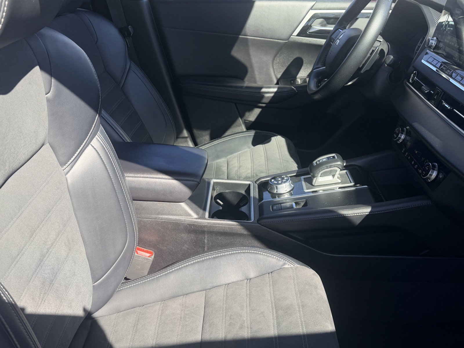 Used 2024 Mitsubishi Outlander SE Black Edition AWD/4WD image 8