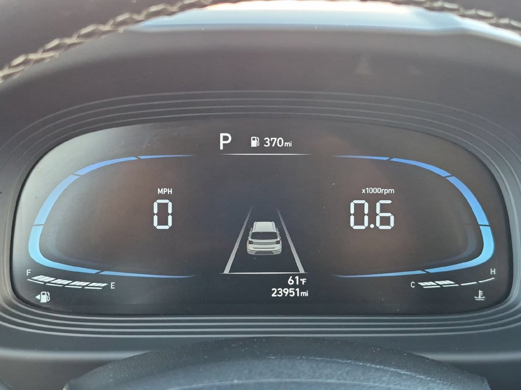 Used 2025 Hyundai Venue SEL FWD image 16