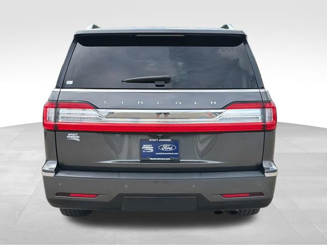 Used 2018 Lincoln Navigator Select AWD/4WD image 4
