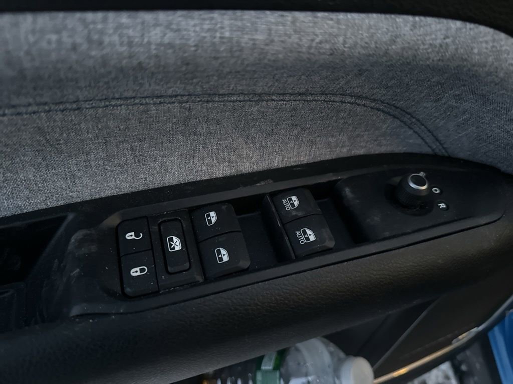 Used 2022 Jeep Compass Latitude w/ Sun and Sound Group image 16