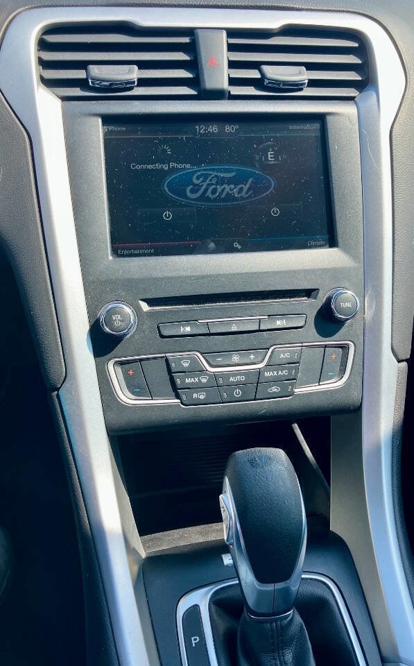 Used 2016 Ford Fusion SE image 12