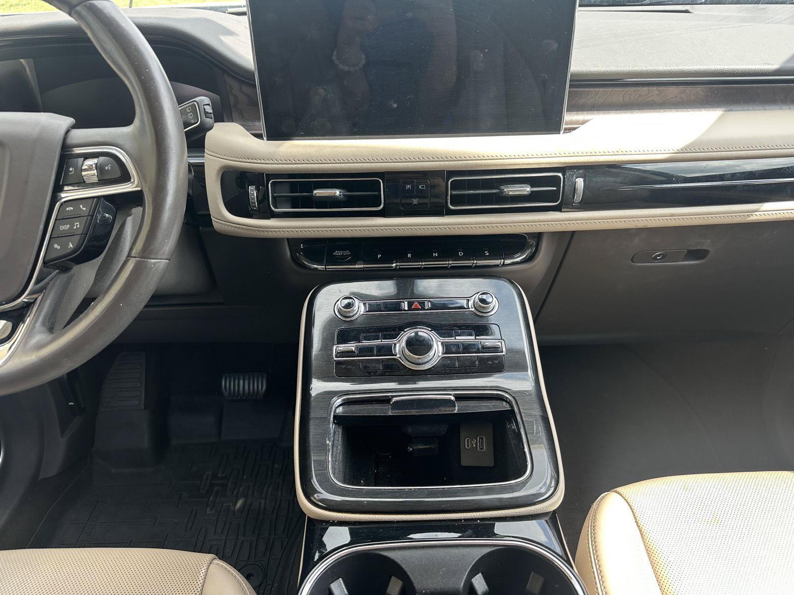 Used 2023 Lincoln Nautilus Reserve AWD/4WD image 34