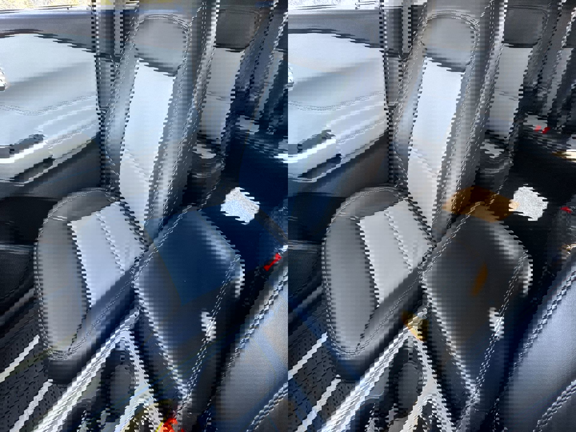 Used 2023 Ford Explorer XLT w/ Equipment Group 202A image 21