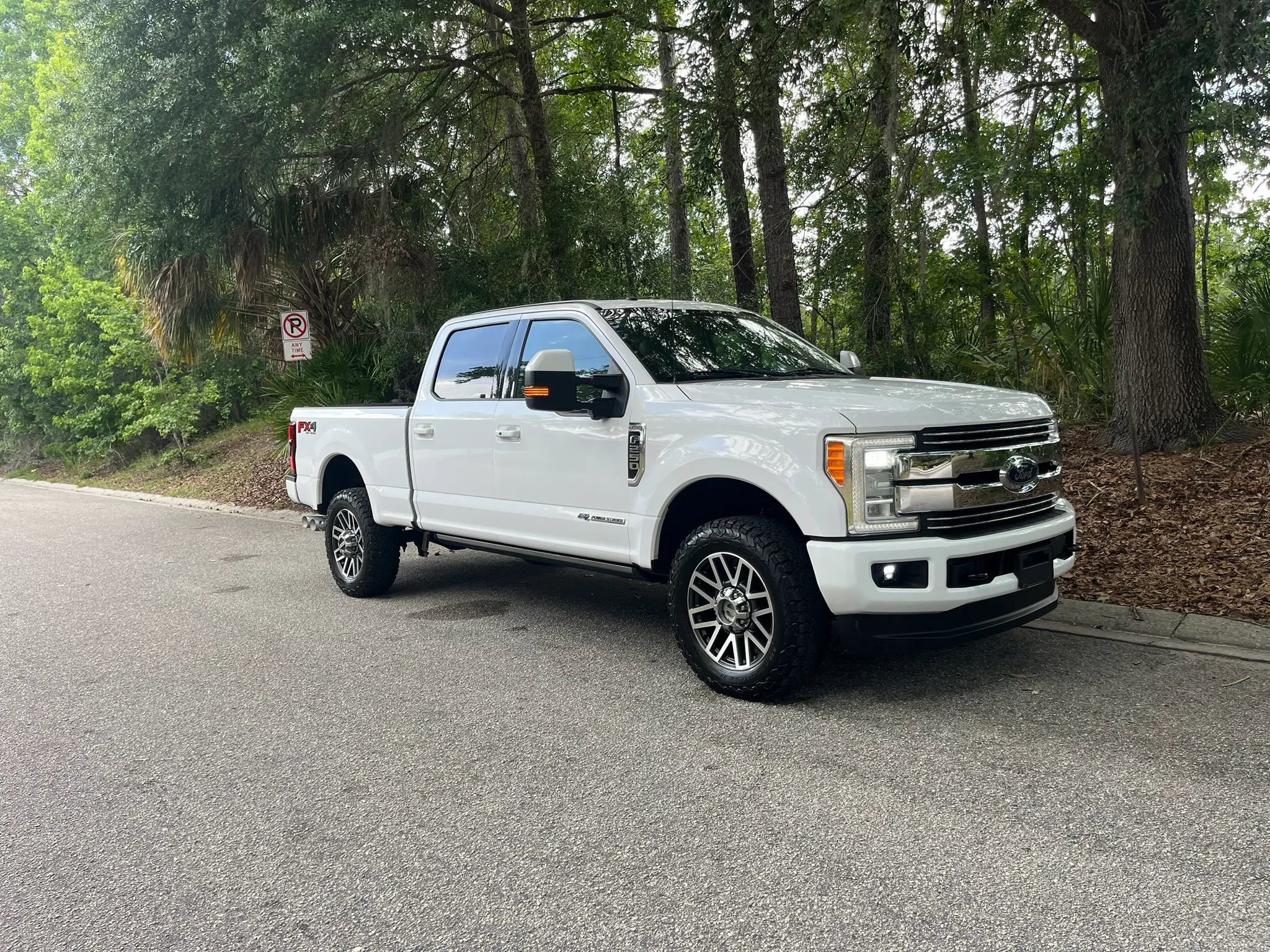 Used 2017 Ford F250 Lariat w/ Lariat Ultimate Package AWD/4WD image 3