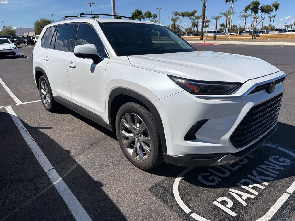 Used 2024 Toyota Grand Highlander FWD image 3