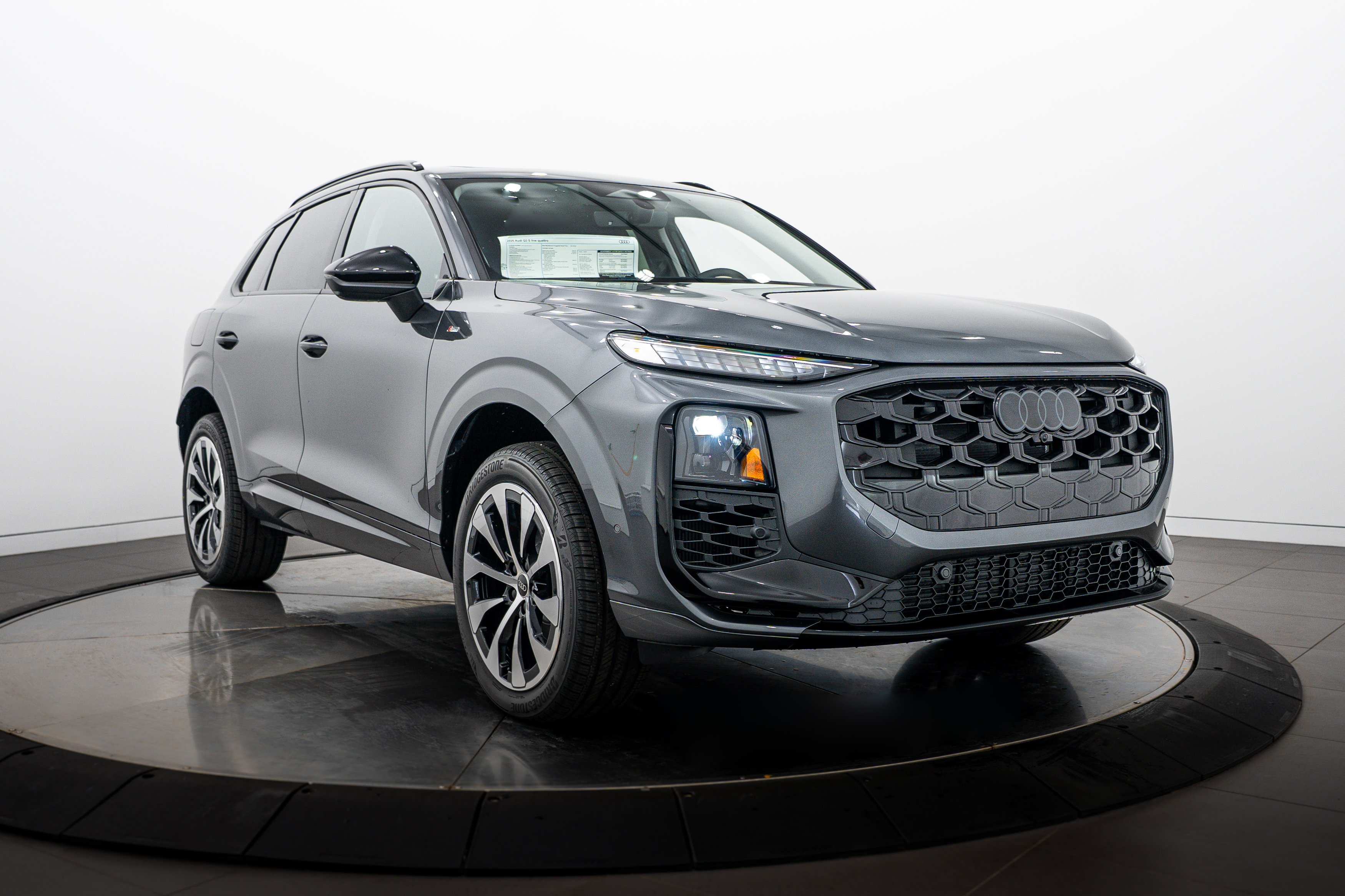 New 2026 Audi Q3 quattro 2.0T AWD/4WD image 2