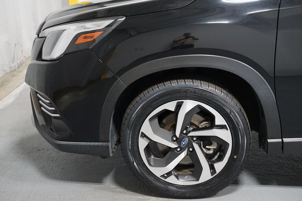 Used 2023 Subaru Forester Touring AWD/4WD image 5