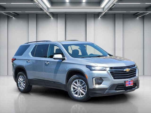 Used 2023 Chevrolet Traverse LT