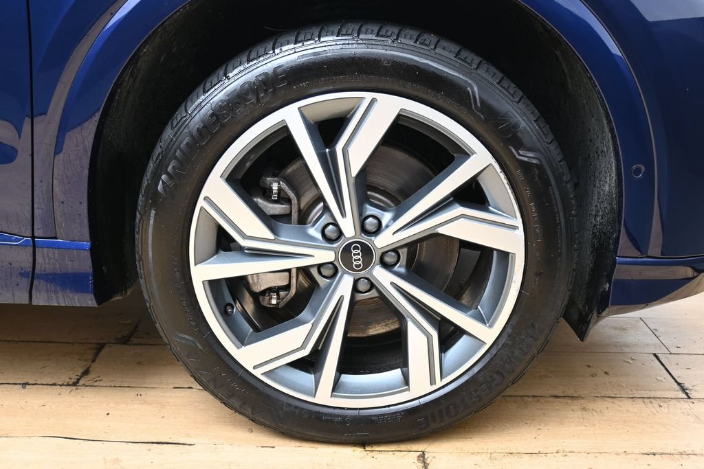 Used 2022 Audi Q4 e-tron Premium Plus AWD/4WD image 37