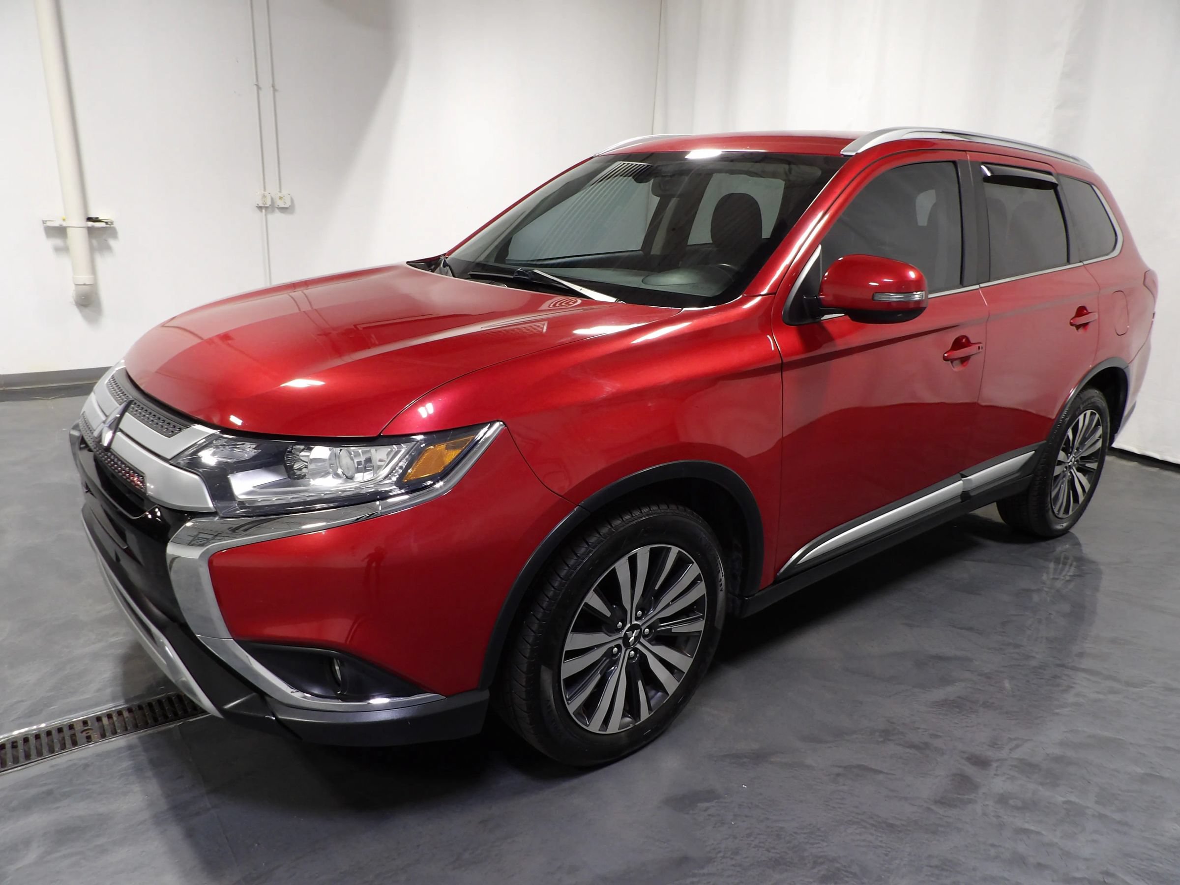 Used 2019 Mitsubishi Outlander SEL AWD/4WD image 3