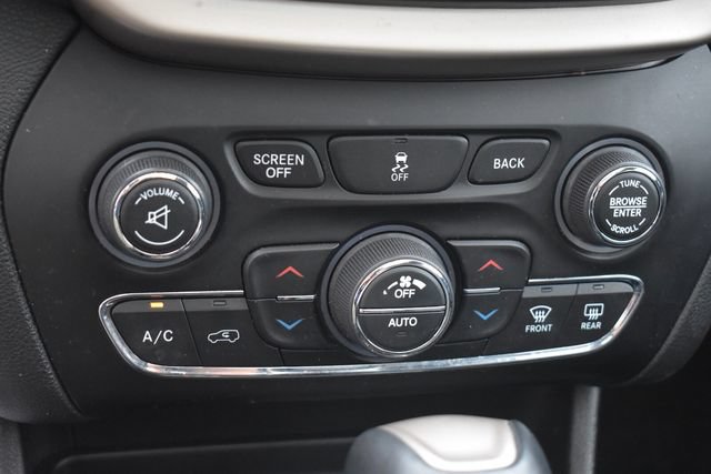 Used 2018 Jeep Cherokee Limited w/ High Altitude Package FWD image 29