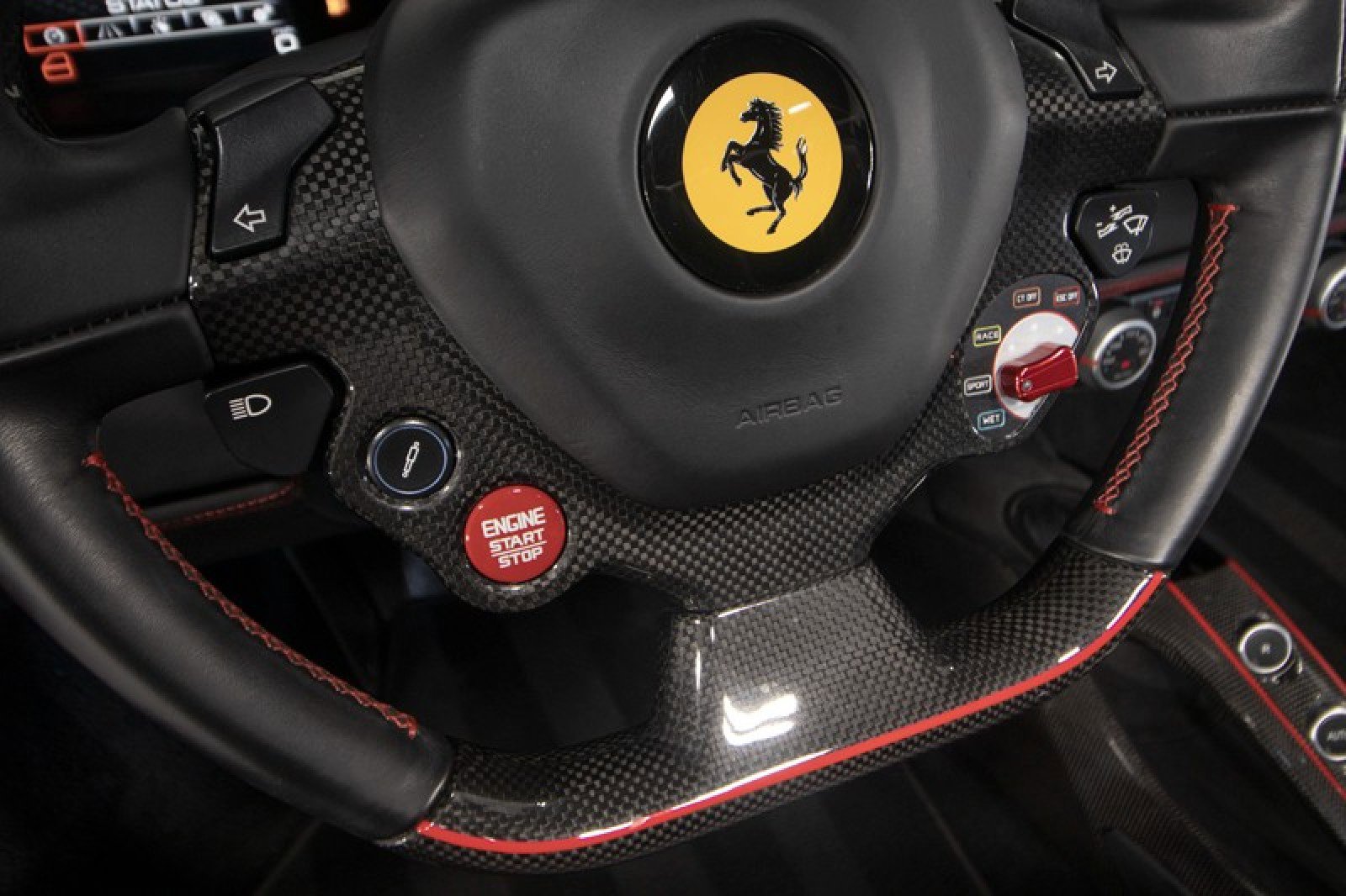 Used 2018 Ferrari 488 Spider image 35