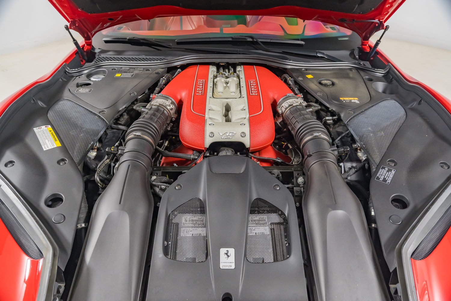 Used 2018 Ferrari 812 Superfast RWD image 38