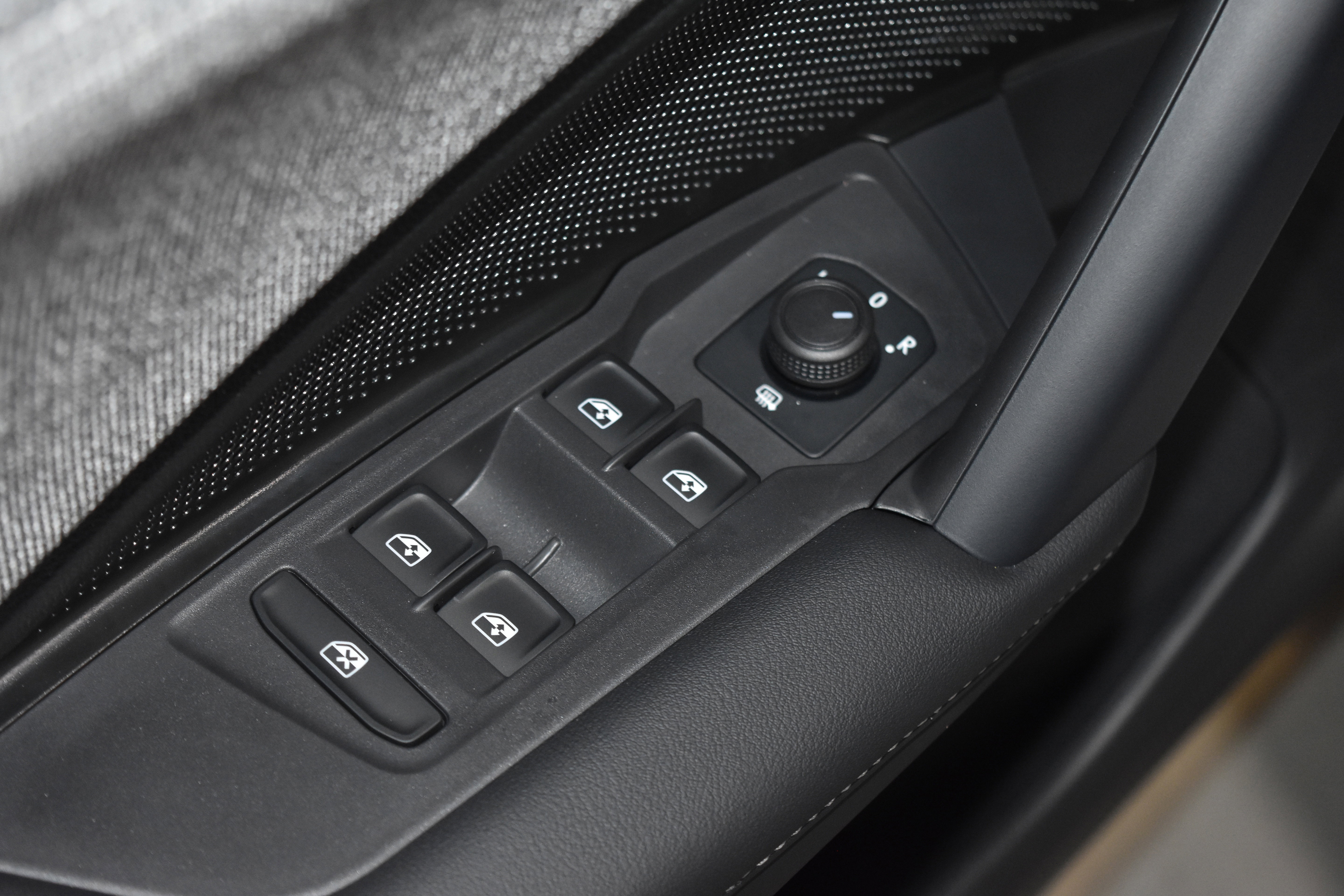 New 2026 Volkswagen Tiguan S image 4