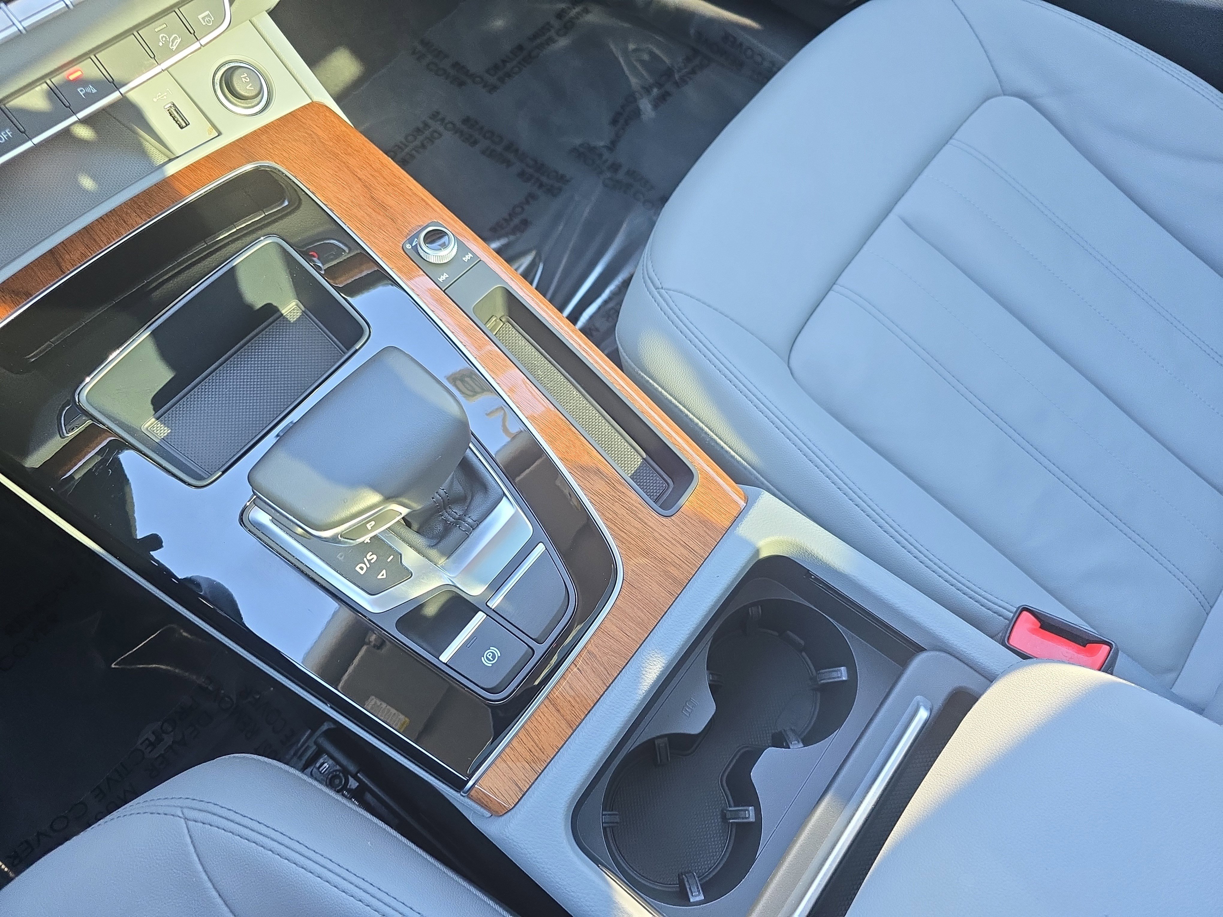 Used 2022 Audi Q5 2.0T Premium w/ Convenience Package image 23