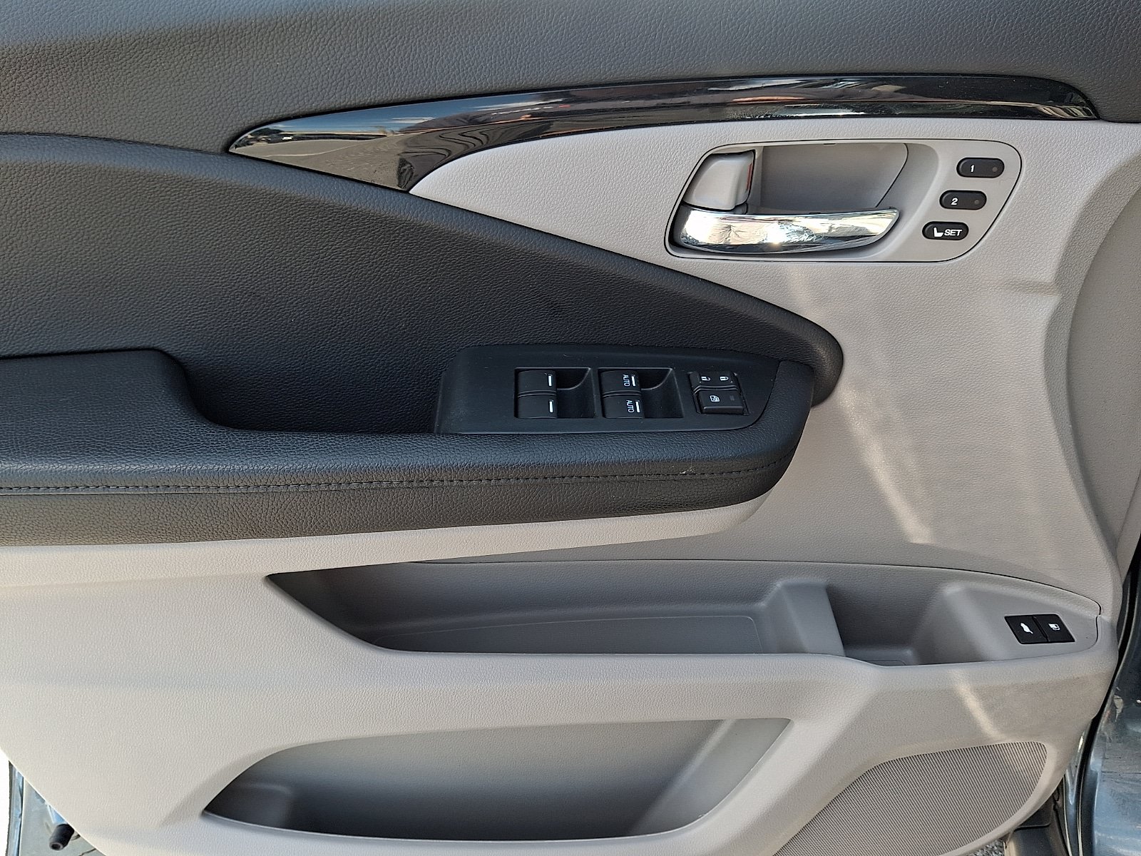 Used 2022 Honda Pilot Touring image 13