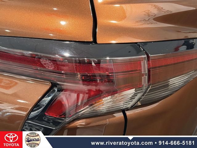 Certified 2023 Toyota Sienna LE FWD image 11