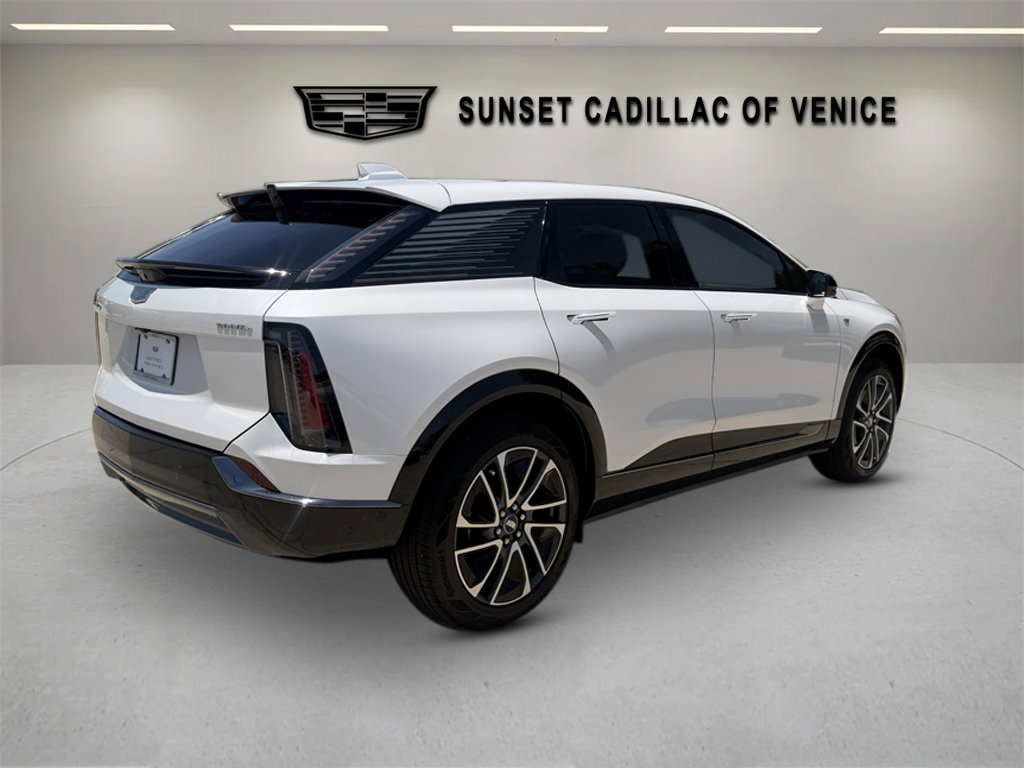 Certified 2025 Cadillac Optiq Sport 1 AWD/4WD image 3