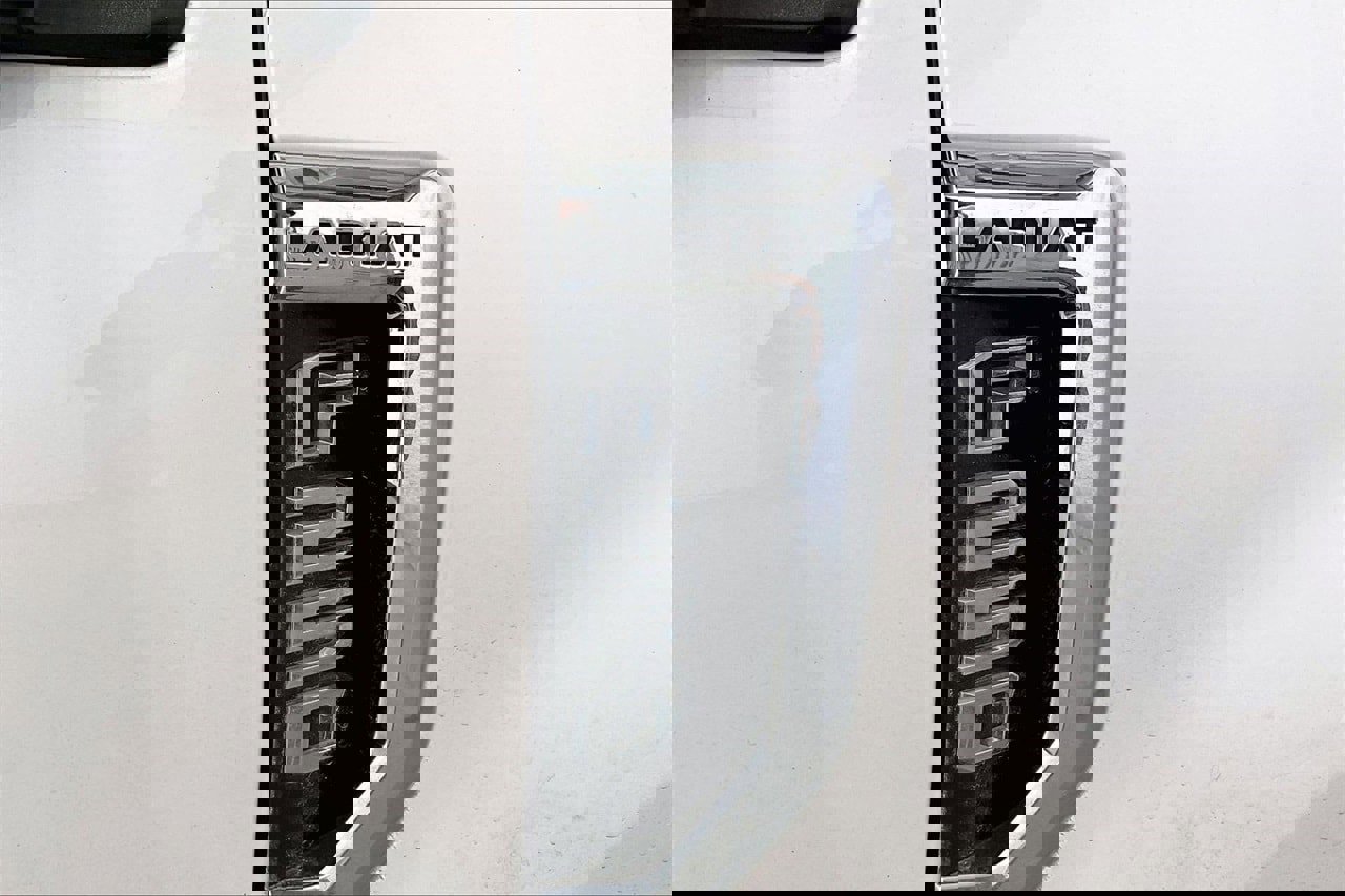 Used 2019 Ford F250 Lariat w/ Chrome Package image 9