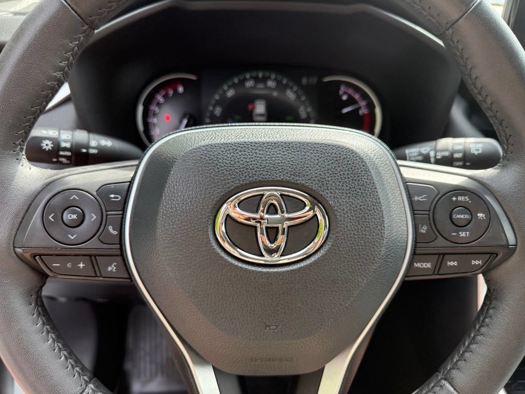 Certified 2023 Toyota RAV4 XLE Premium AWD/4WD image 33