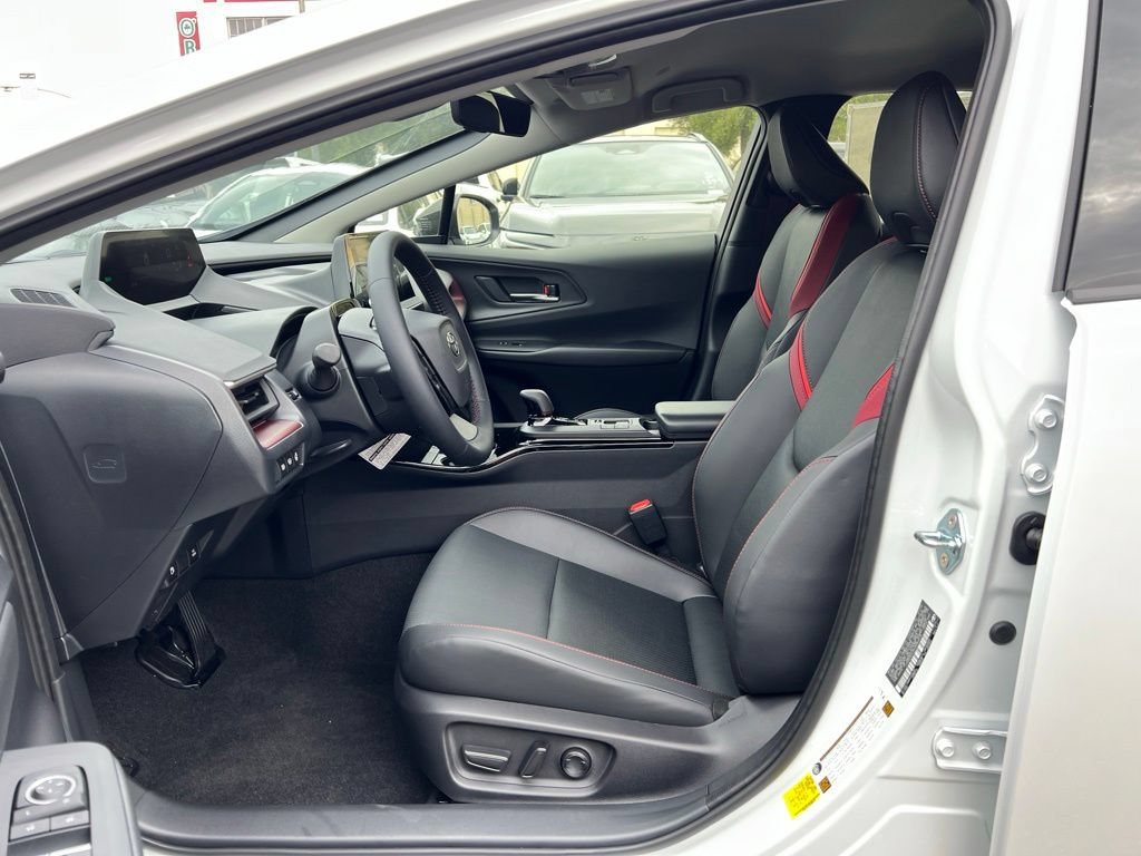 New 2027 Toyota Prius Plug-In Hybrid FWD image 8