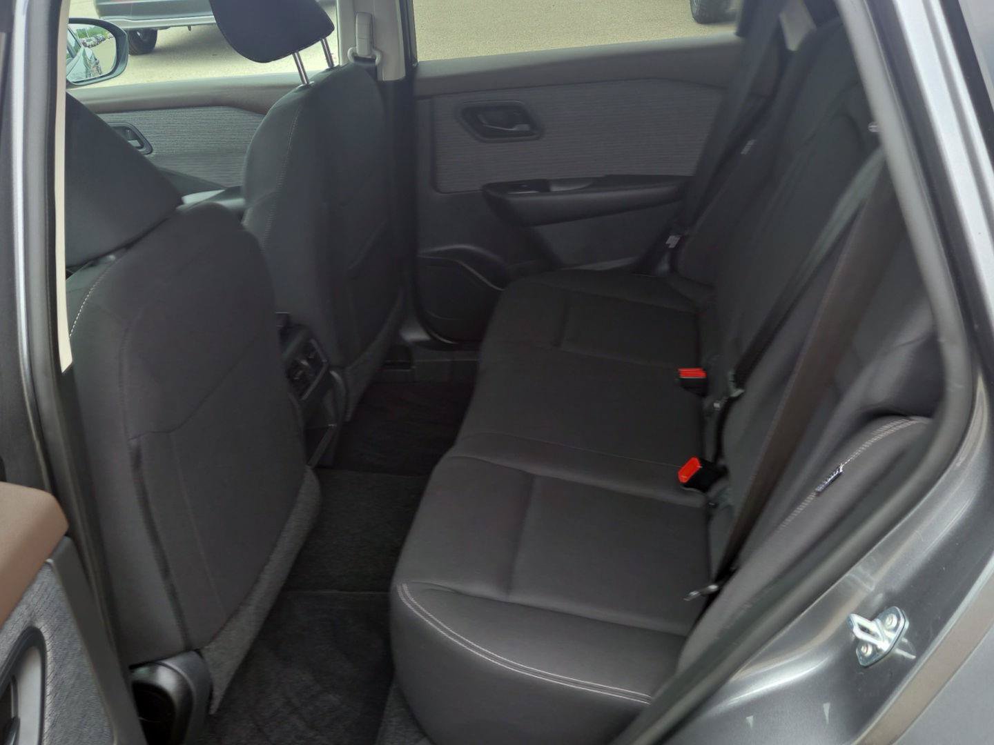 Used 2023 Nissan Rogue S AWD/4WD image 13