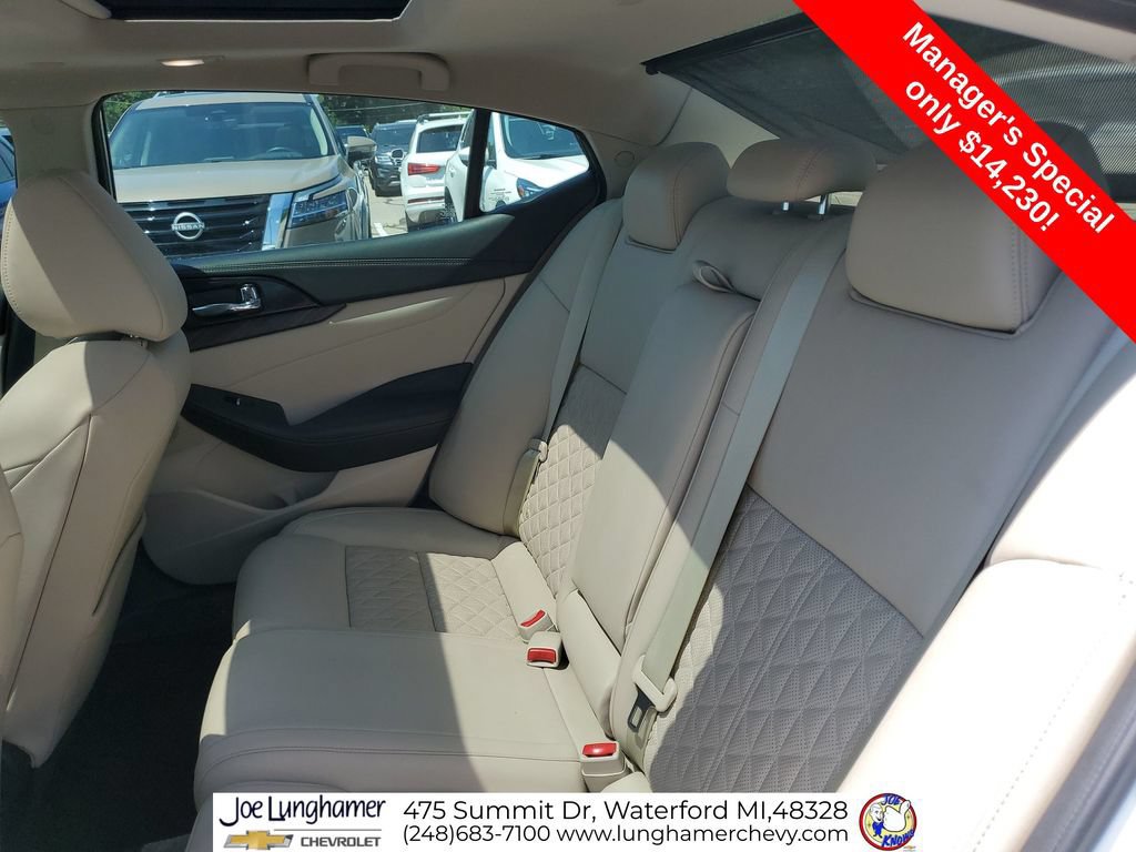 Used 2017 Nissan Maxima Platinum FWD image 28