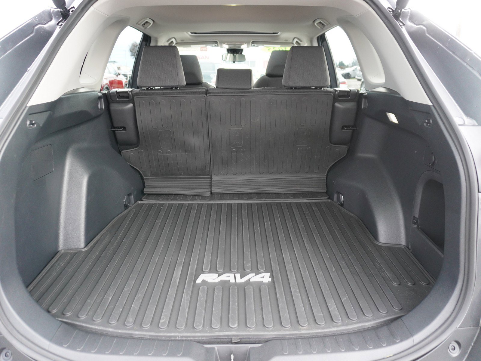 Used 2025 Toyota RAV4 XLE image 12