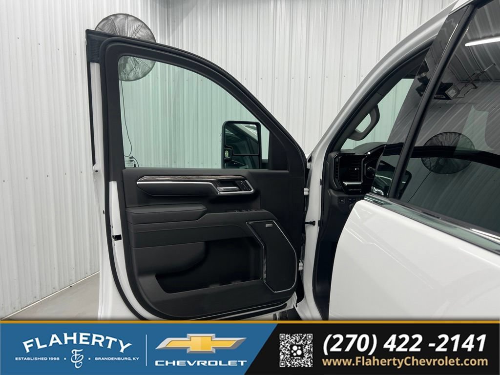 Used 2026 Chevrolet Silverado 2500 LTZ w/ Z71 Chrome Sport Edition AWD/4WD image 8