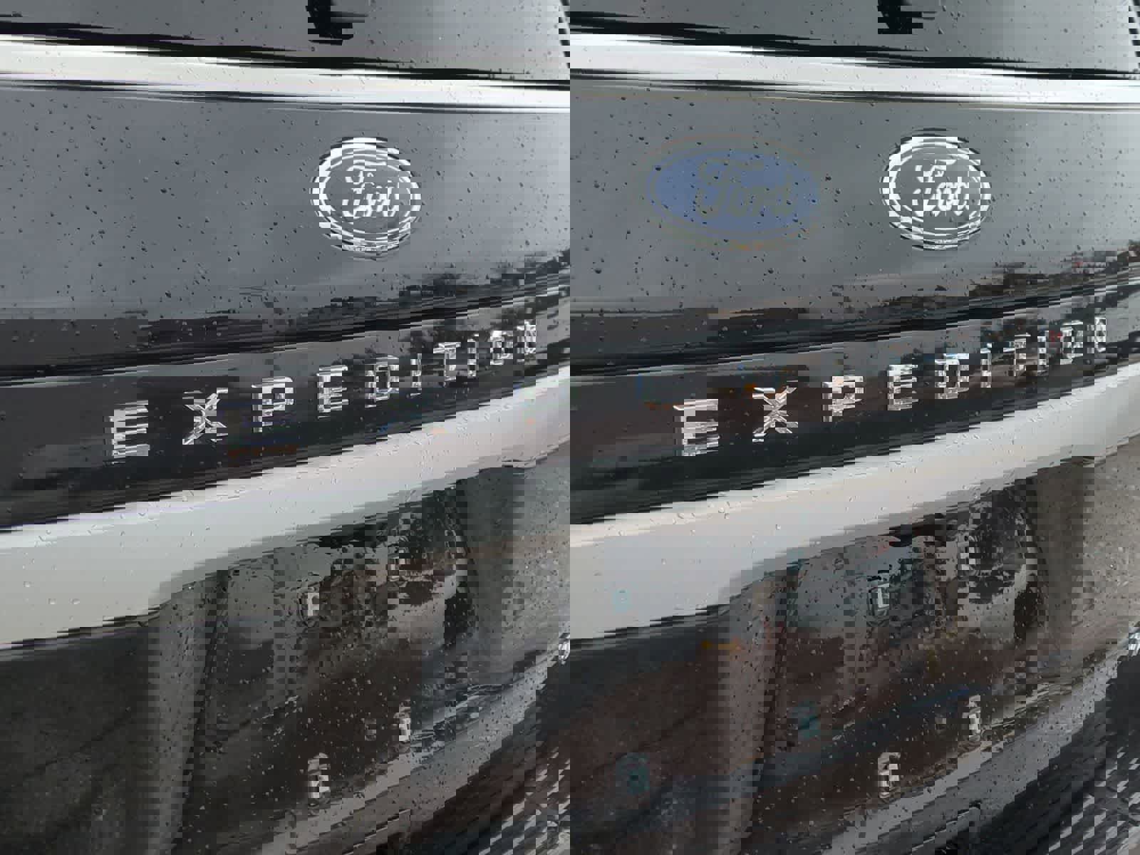 Used 2023 Ford Expedition Max XLT image 13