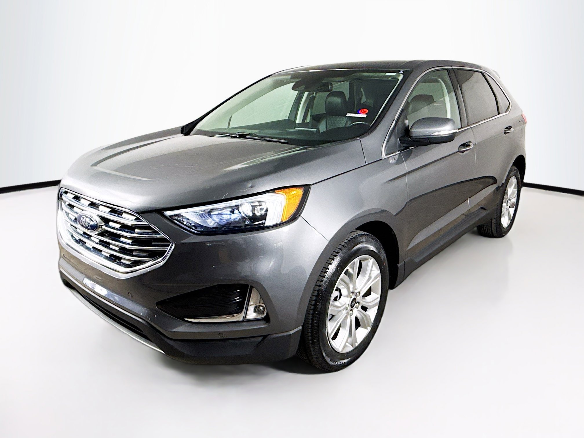Used 2023 Ford Edge Titanium image 4