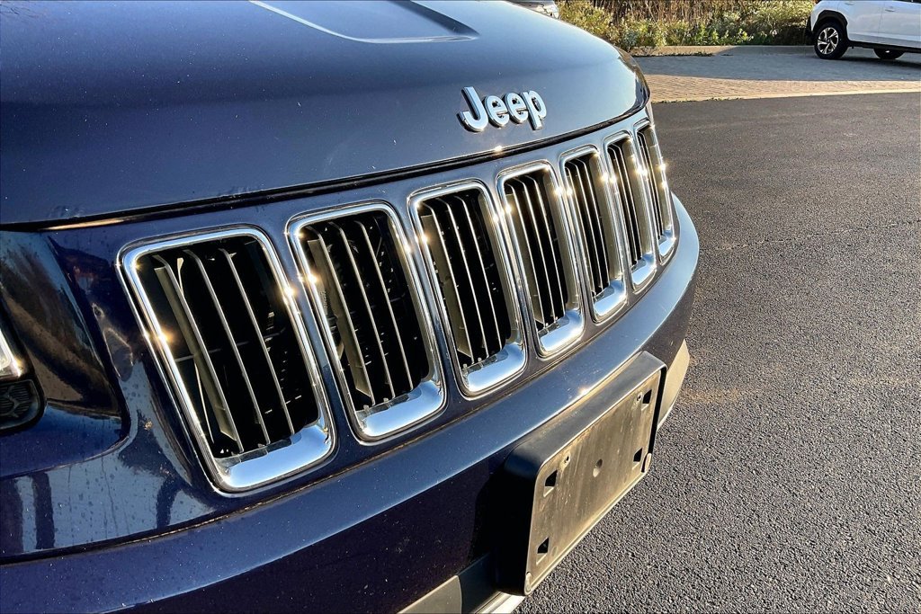 Used 2015 Jeep Grand Cherokee Limited w/ Luxury Group II AWD/4WD image 32