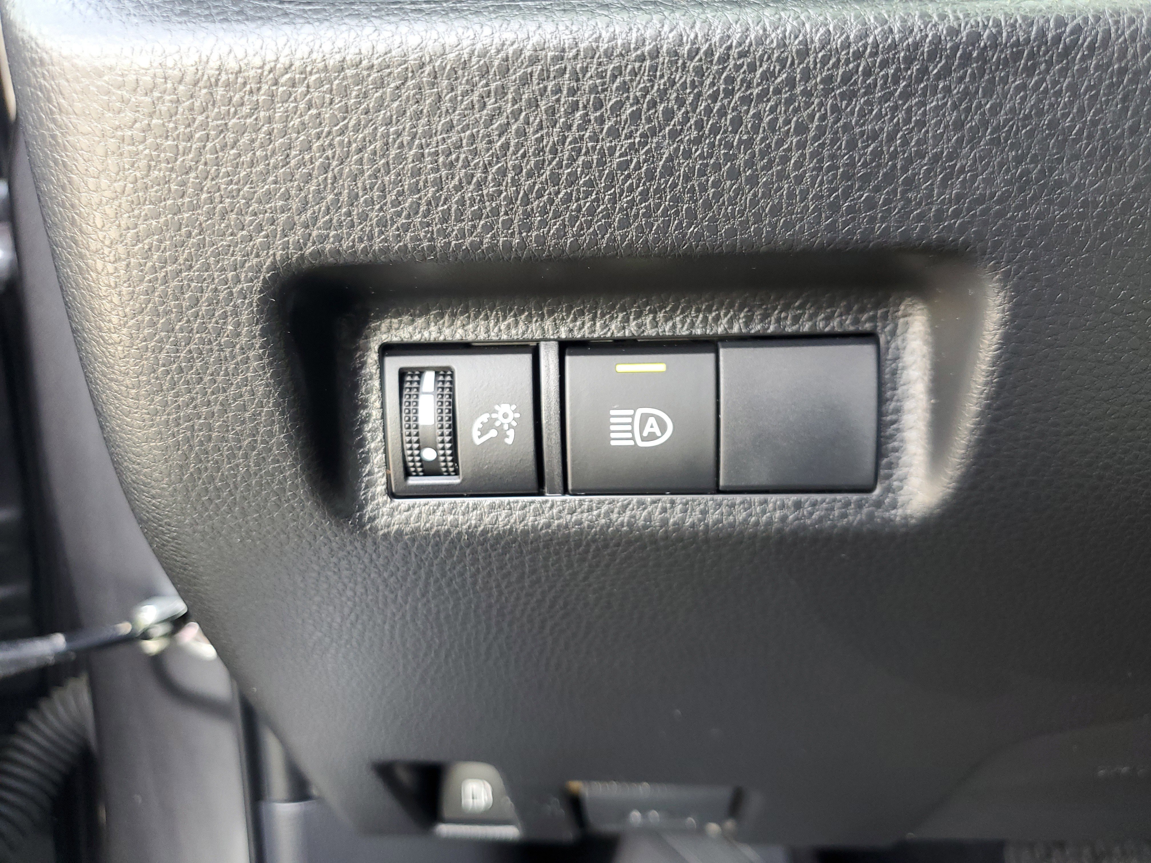 Used 2022 Toyota RAV4 LE image 28