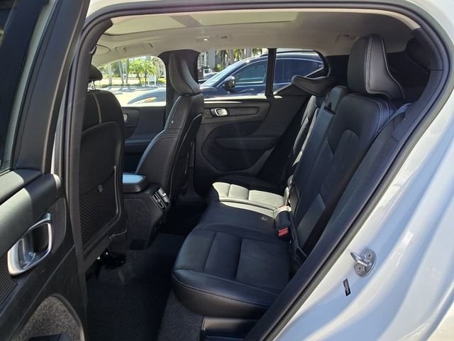 Certified 2023 Volvo XC40 B4 Plus w/ Protection Package Premier image 14