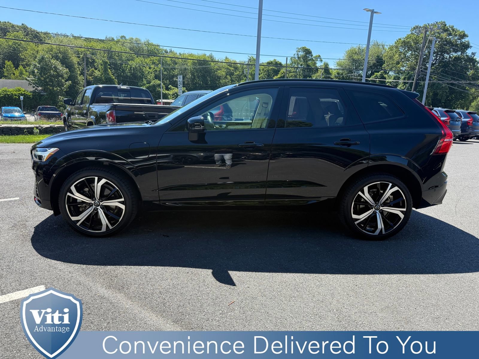 Certified 2024 Volvo XC60 T8 Ultimate w/ Protection Package Premier image 5