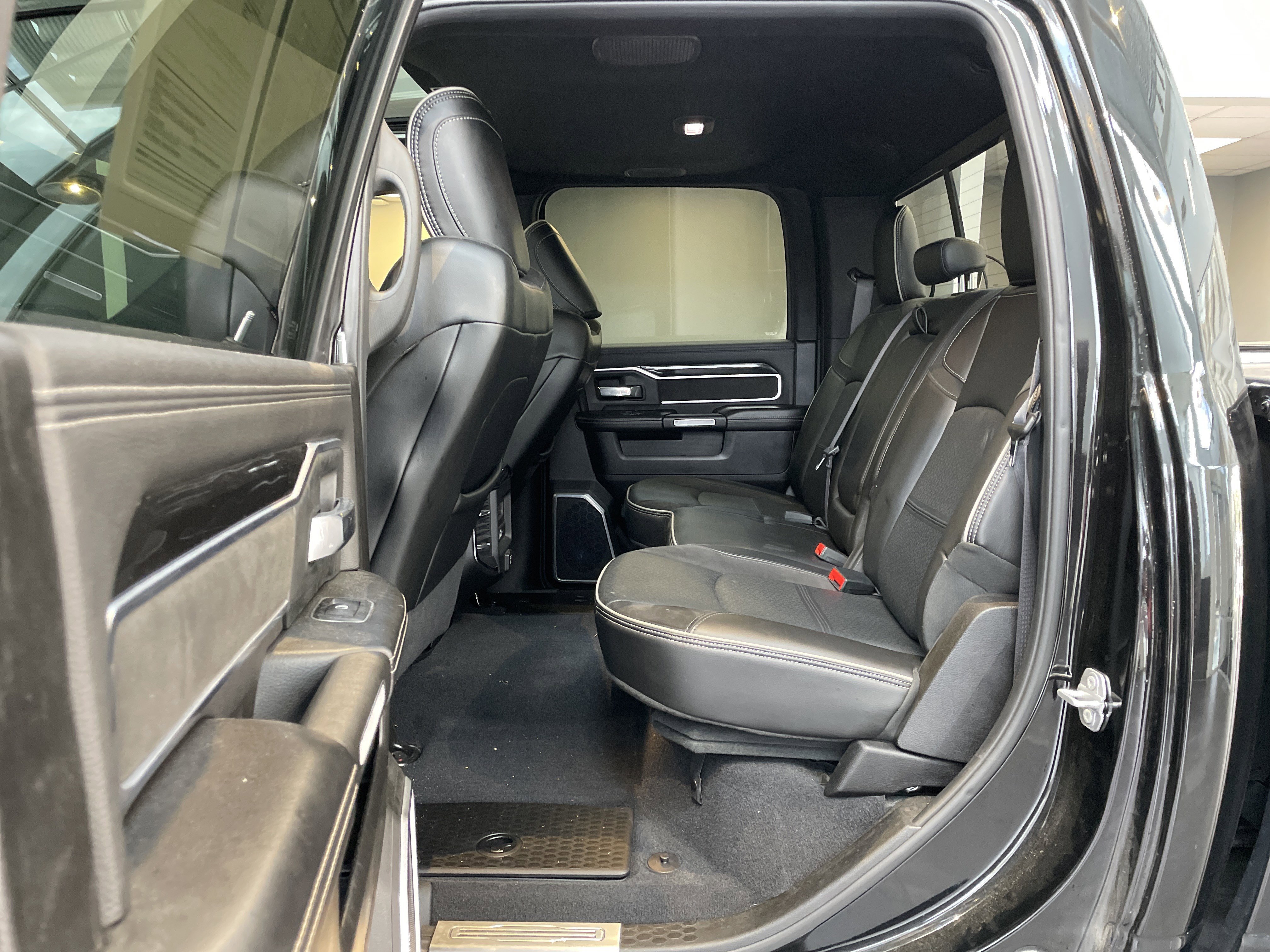 Used 2019 RAM 2500 Laramie w/ Black Appearance Package RWD image 35