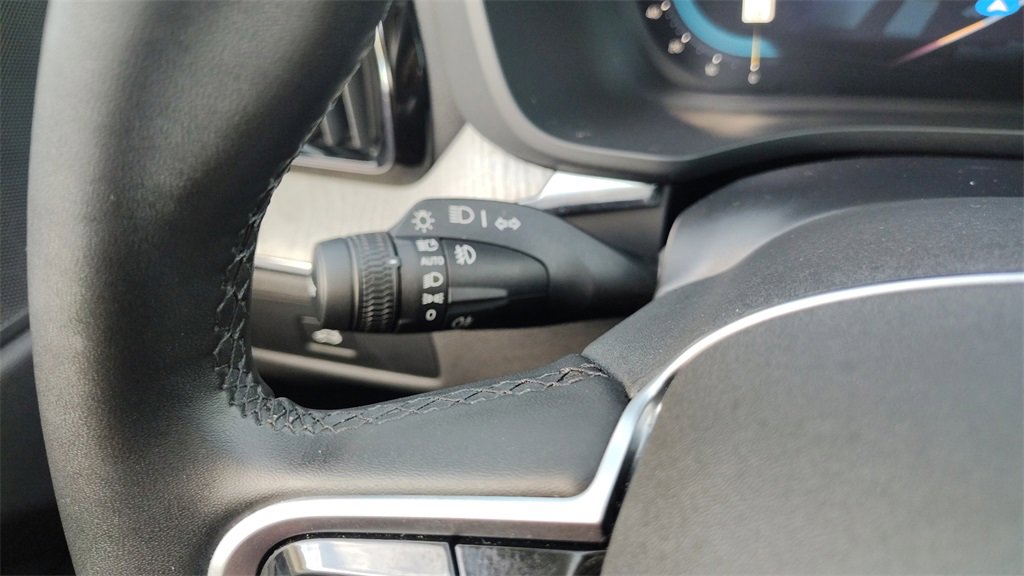 Certified 2025 Volvo XC60 B5 Plus image 16