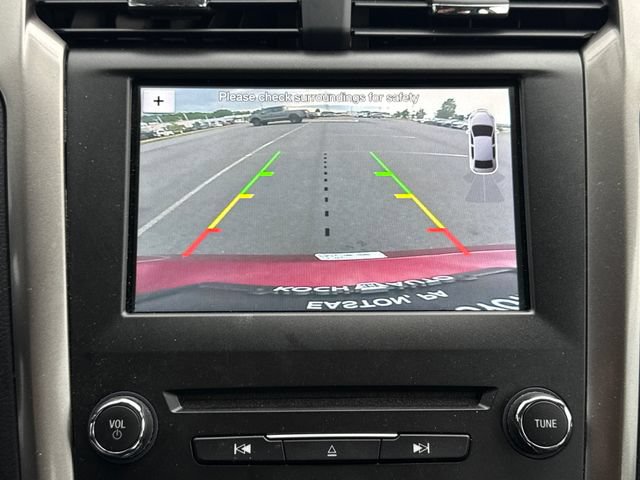 Used 2017 Ford Fusion SE w/ Fusion SE Technology Package FWD image 30