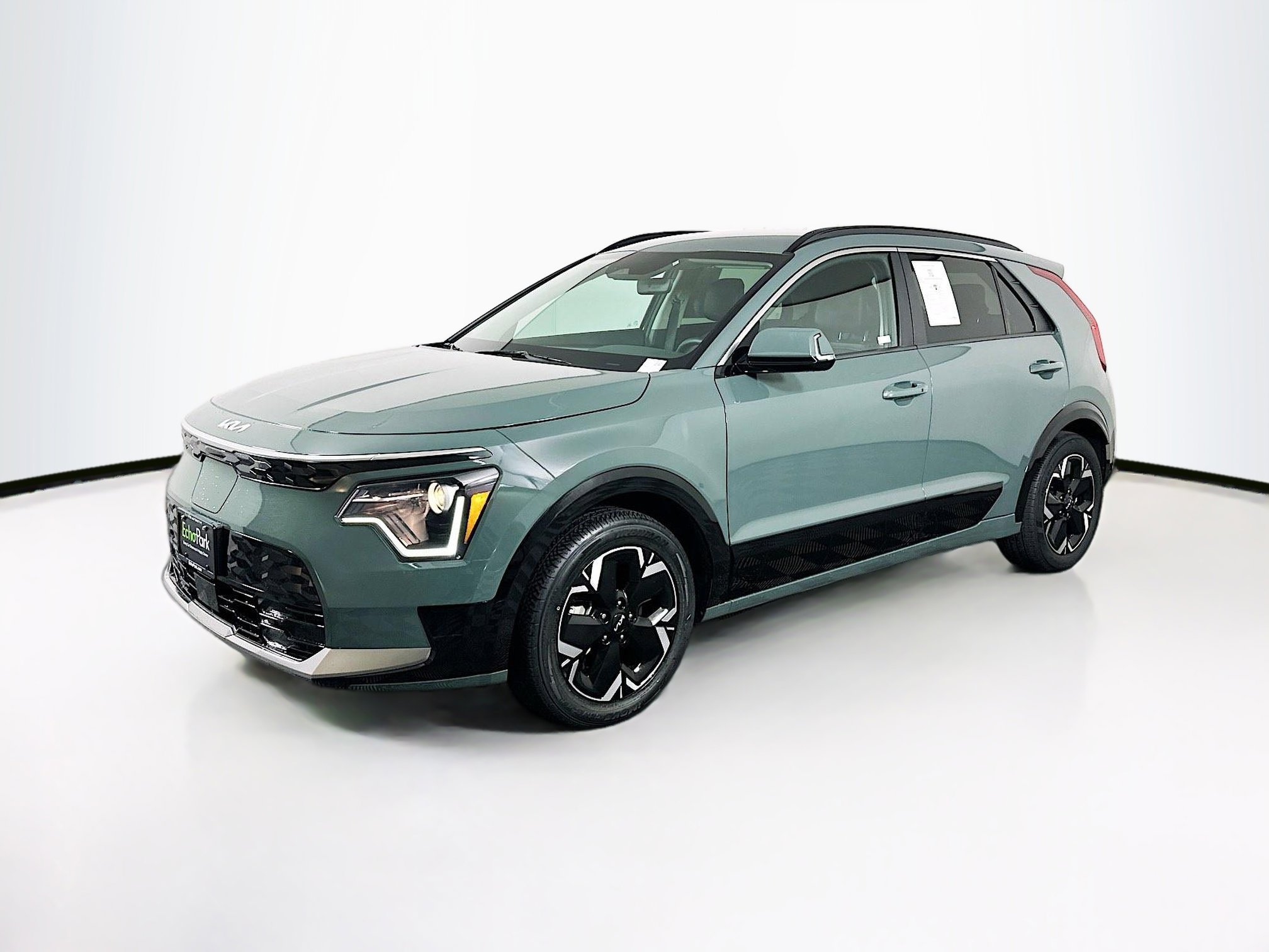 Used 2023 Kia Niro Wind w/ Wind Preserve Package FWD image 3
