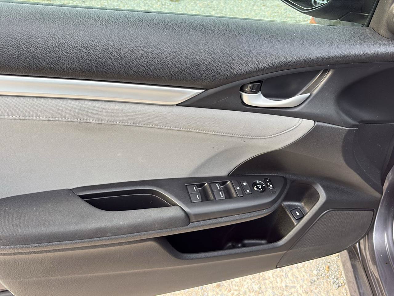 Used 2018 Honda Civic EX-T image 21