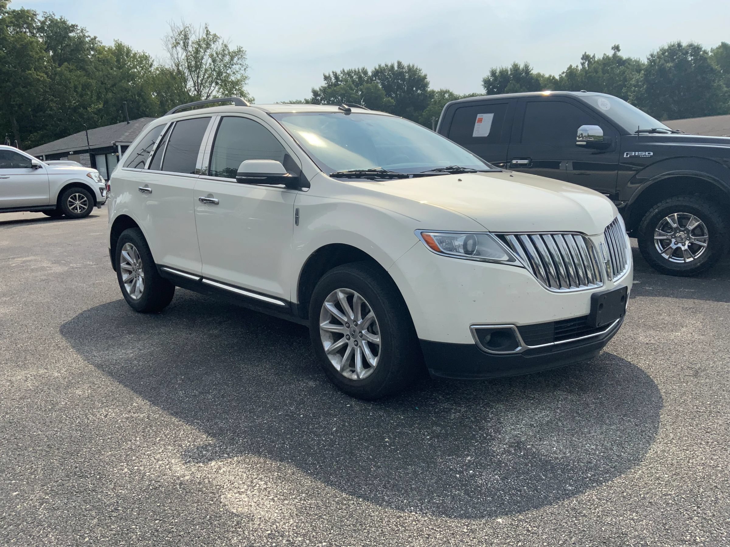 Used 2013 Lincoln MKX FWD image 5